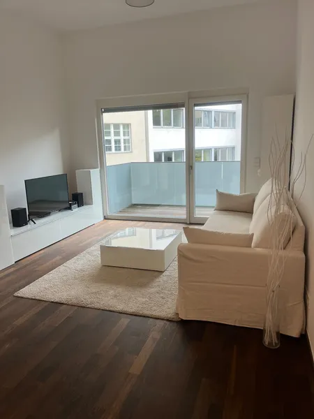Möblierte zwei Zimmer mit großem Südbalkon — photo 1